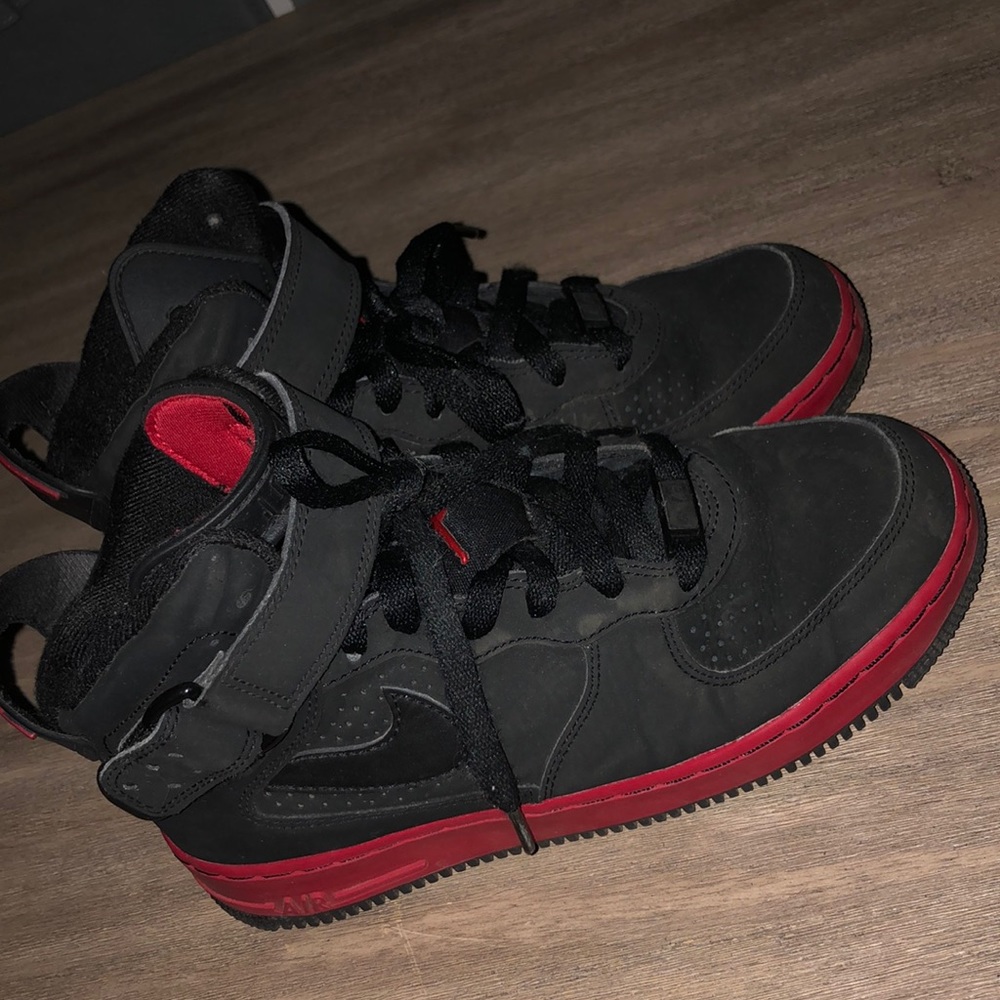 Air Jordan Fusion —Black/ Varsity Red